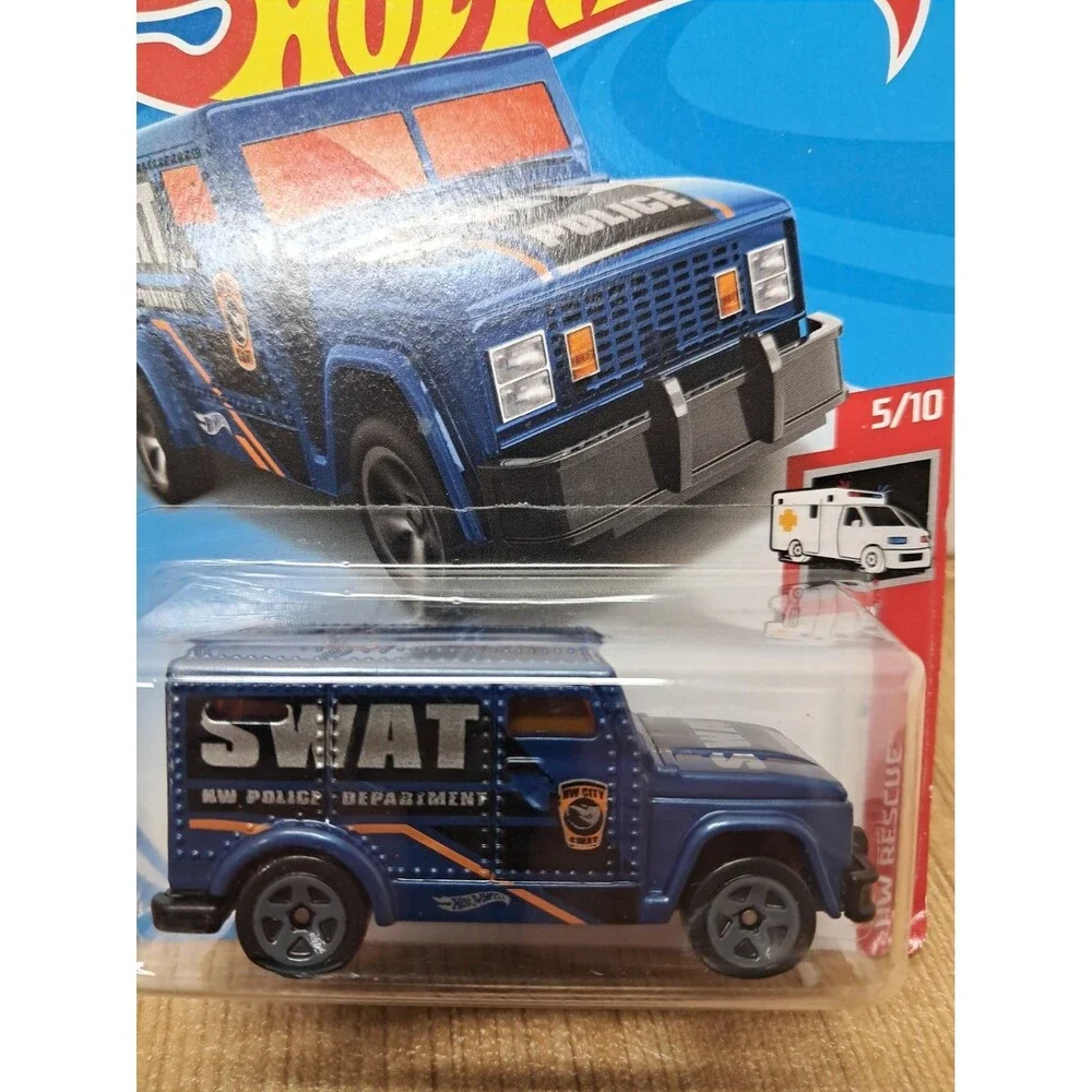 HOT WHEELS 2019 TREASURE HUNT #182/250 ARMORED SWAT TRUCK